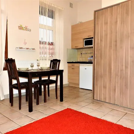 Nora Studio Apartman - *