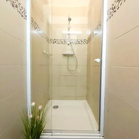 Nora Studio Apartman - *