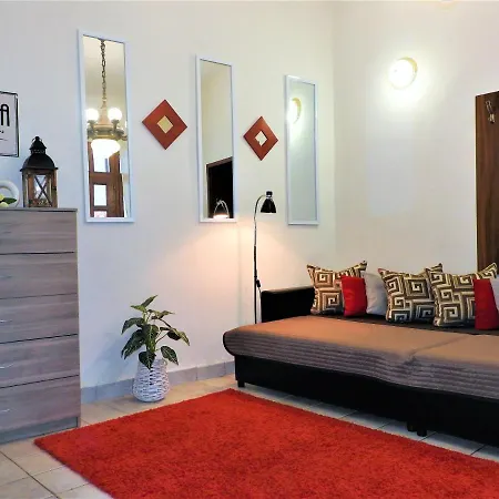 Nora Studio Apartman - Апартаменты